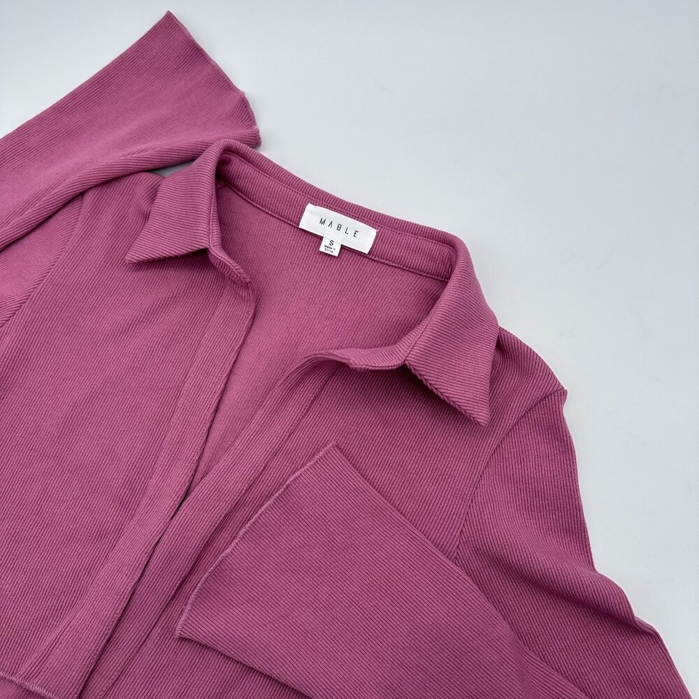 Mable Women's Collared Cropped Long Scalloped Sleeve Ribbed Top, Size Small Rose